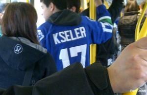 Counterfeit Vancouver Canucks Kesler Jersey (image from vansunsportsblogs.com) 