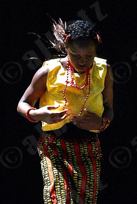 african dance & storytelling using drybrush filter