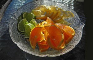 las frutas: naranja, limón y lima