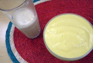 Postre of frozen mango cream with a rum and peanut butter drink