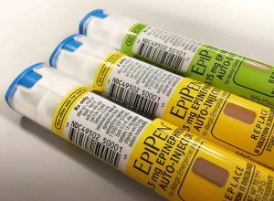 EpiPen auto-injection epinephrine pens manufactured by Mylan NV pharmaceutical company for use by severe allergy sufferers are seen in Washington, U.S. August 24, 2016. REUTERS/Jim Bourg/File Photo http://www.reuters.com/article/us-mylan-nl-prices-lawmakers-idUSKCN1152VV