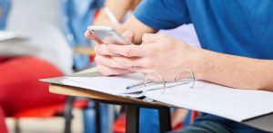 Smartphone distraction in the classroom