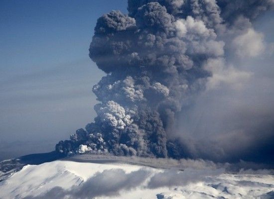 The mountain in Iceland erupting. 