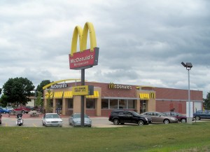 New_McDonald's_restaurant_in_Mount_Pleasant,_Iowa