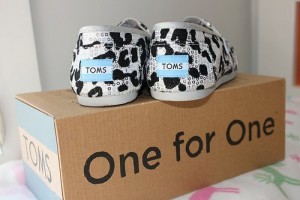 cheetah-help-one-for-one-shoes-toms-Favim.com-330380