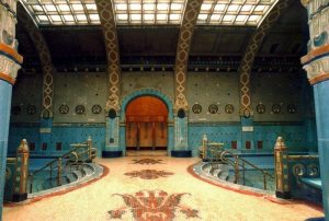 Gellert bath (Picture from: https://www.tripadvisor.com/Hotel_Review-g274887-d284821-Reviews-Danubius_Hotel_Gellert-Budapest_Central_Hungary.html)