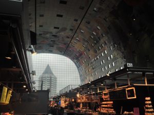 Huge indoor market