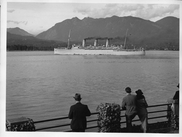 Empress of Russia leaving Vancouver for war, 1939