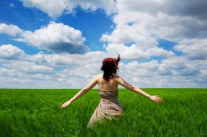 Beautiful girl at green field, photo 5