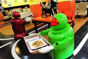 robot-themed-hotel